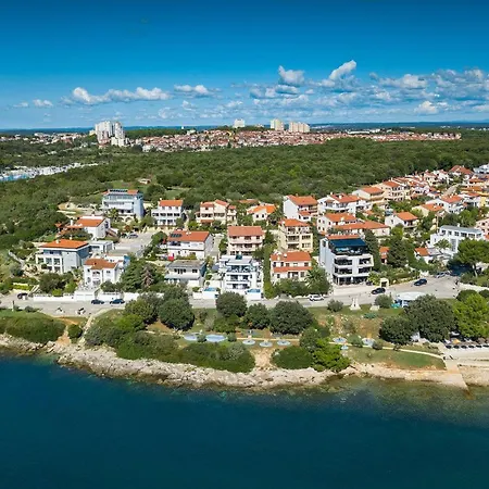 Nelli * Pula