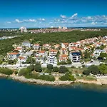 Nelli * Pula